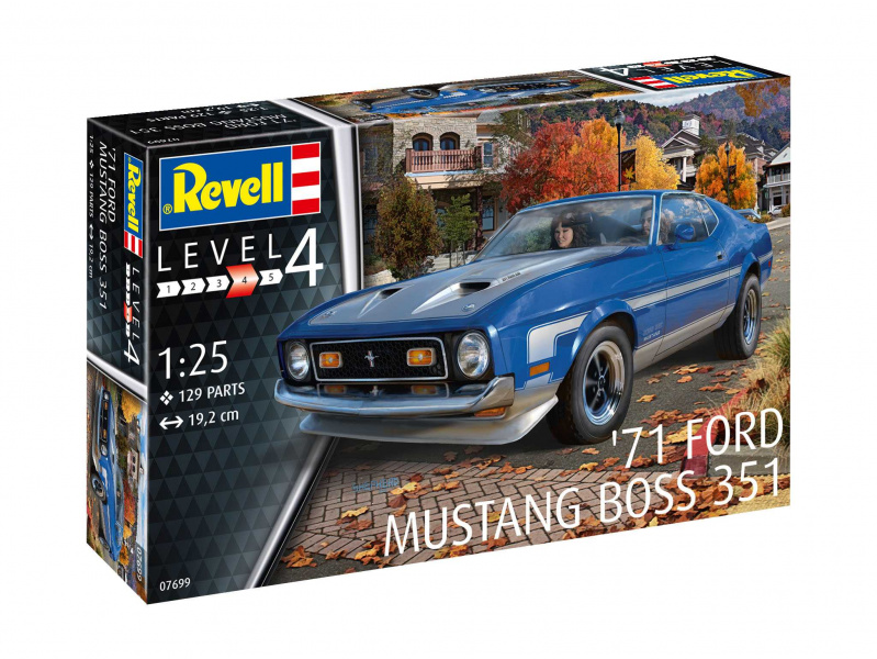 71 Ford Mustang Boss 351 (1:25) Revell 07699 - 71 Ford Mustang Boss 351